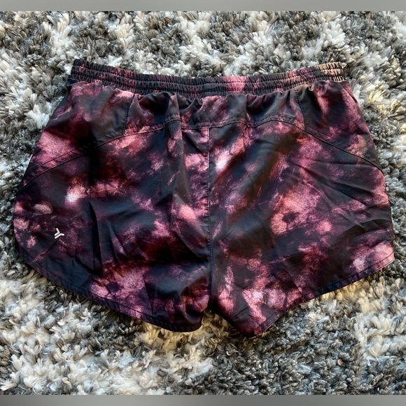 Women's Mid-Rise Red Tie Dye Running Shorts - Picture 5 of 7